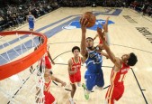 NBA常规赛杰伦-约翰逊23+13 字母31+11 利拉德25分 老鹰终结雄鹿7连胜