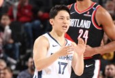 NBA常规赛河村勇辉3分4助 JJJ20+7 无莫灰熊7人上双45分狂胜开拓者