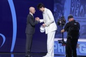 杨瀚森首轮第16顺位被开拓者选中 成第9位入选nba中国球员